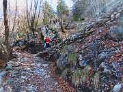 27 In decisa salita a tornanti